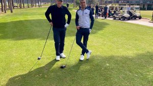 Ünlü aktör Hugh Grant ve ailesi Antalya'da tatil yapıyor
