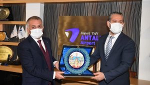 Vali Yazıcı, vergi rekortmeni firmaları ziyaret etti