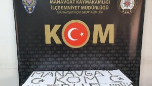 Durdurulan araçtan 440 sikke çıktı