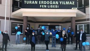 Farkındalık için mavi balon uçurdular