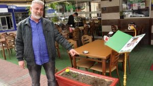 İş yerinin önündeki çiçekler çalındı, 'böyle hırsızlık görmedim' dedi