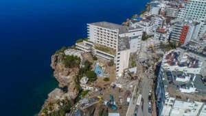 Yıkımına başlanan Divan Talya Otel yerine, 3 yılda yenisi yapılacak