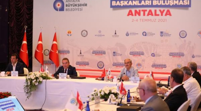 CHP'li başkanlar Antalya'da toplandı