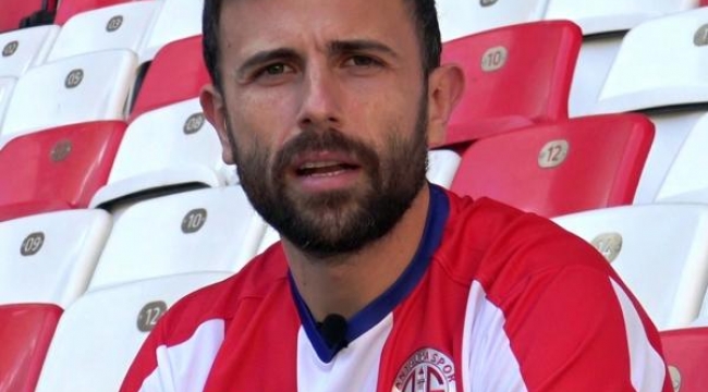 Antalyaspor, İsviçreli forvet Admir Mehmedi'yi kadrosuna kattı