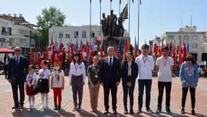 23 Nisan Ulusal Egemenlik ve Çocuk Bayramı kutlandı