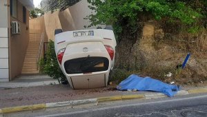 Manavgat'ta kaldırımda yürürken otomobilin çarptığı kadın hayatını kaybetti
