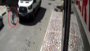Minibüs altında kalan 2 yaşındaki Doruk, hastanede öldü