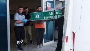 Otobüs altında kalan patenli çocuğun cenazesi, babası tarafından alındı
