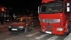 Yaralı sürücü tedavi olmamak için sağlık ekiplerine direndi