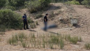 Antalya'da ormanda bulunan erkek cesedinden kimlik çıkmadı