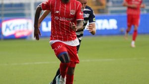 Antalyaspor'da Wright durdurulamadı