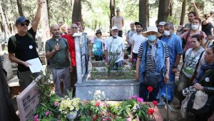 Çevreci çift mezarları başında anıldı