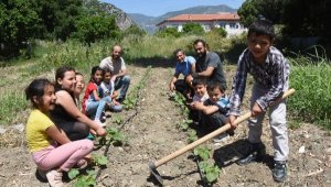 Engelleri üreterek aşıyorlar