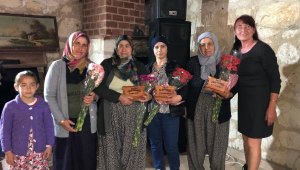 Engelli çocukları olan anneler bir araya geldi