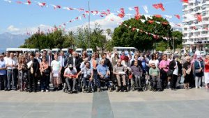 Engelliler haklarını meydanda haykırdı