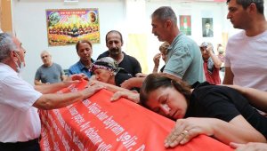 Eşi tarafından öldürülen Rojda, Antalya'da toprağa verildi