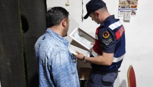 Jandarma aranan 6 şüpheliyi yakaladı