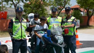 Jandarmadan öğrencilere uygulamalı trafik eğitimi