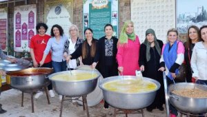 Kadınlardan iftar sofrası