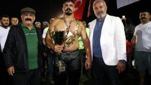 Manavgat'ta başpehlivan Cengizhan Şimşek