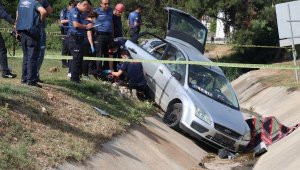 Otomobil direğe çarptı; Derya öğretmen ile kızı öldü, oğlu yaralı