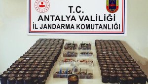 Otomobilde kaçak nargile tütünü yakalandı
