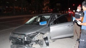 Otomobilin çarptığı motosikletli öldü, kaçan sürücü aranıyor