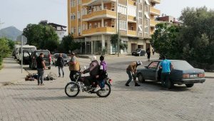 Otomobille motosiklet çarpıştı: 1 yaralı