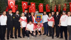 Özel bireylere özel kına gecesi