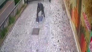 Rögar kapağı hırsızlığı kamerada