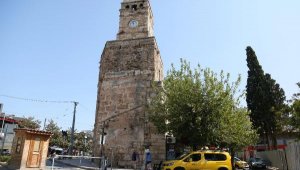 Saat Kulesi'nde betona gömülü tarih çıktı
