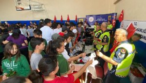 Serik'te 3 bin öğrenciye jandarma tanıtıldı