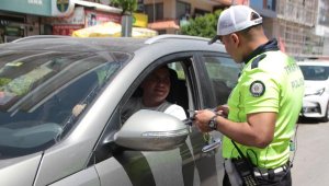 Serik'te polisten bayram uygulaması