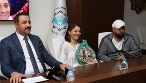 WBC gümüş kemer sahibi Seren Ay: Hayalim sıra dışı bir boksör olmak