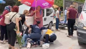 Yaralıya plaj şemsiyeli koruma