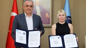 Akdeniz Üniversitesi, Konyaaltı'na Atatürk Anıtı yapacak