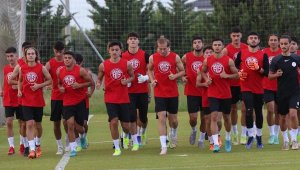 Antalyaspor yeni sezonun ilk mesaisini gençlerle yaptı