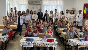 Diş hekimi adayları kolları sıvadı