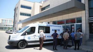 Eşinin öldürdüğü Selda ile 2 çocuğunun cenazesini babası aldı