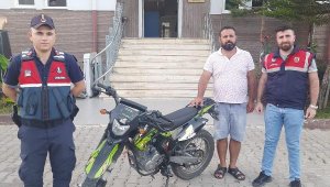İki şüpheli çalıntı motosikletle yakalandı