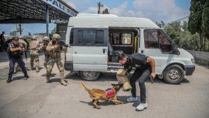 Jandarma köpeği 'Kadro', hassas burnuyla kundaklamayı tespit ediyor