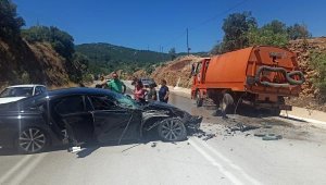 Kaş'ta trarik kazası: 2 yaralı
