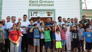 Kent ormanı kütüphanesi kapılarını açtı