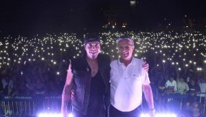 Manga, Kemer'de konser verdi