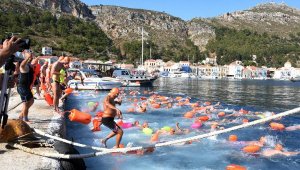 Meis Adası'ndan Kaş'a 16'ncı kez 'barış ve dostluk' kulacı