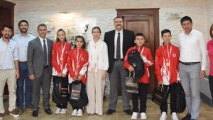 Özel sporcular ödüllendirildi