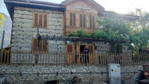 300 yıllık konağın önündeki trafo kaldırılacak