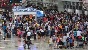 Antalya'ya hava yoluyla gelen turist sayısı 6 milyonu aştı