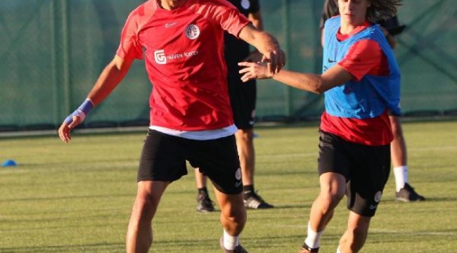 Antalyaspor tam kadro hazırlıklarını sürdürüyor