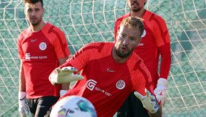 Antalyaspor'da Fredy ve Luiz Adriano kampa katılıyor